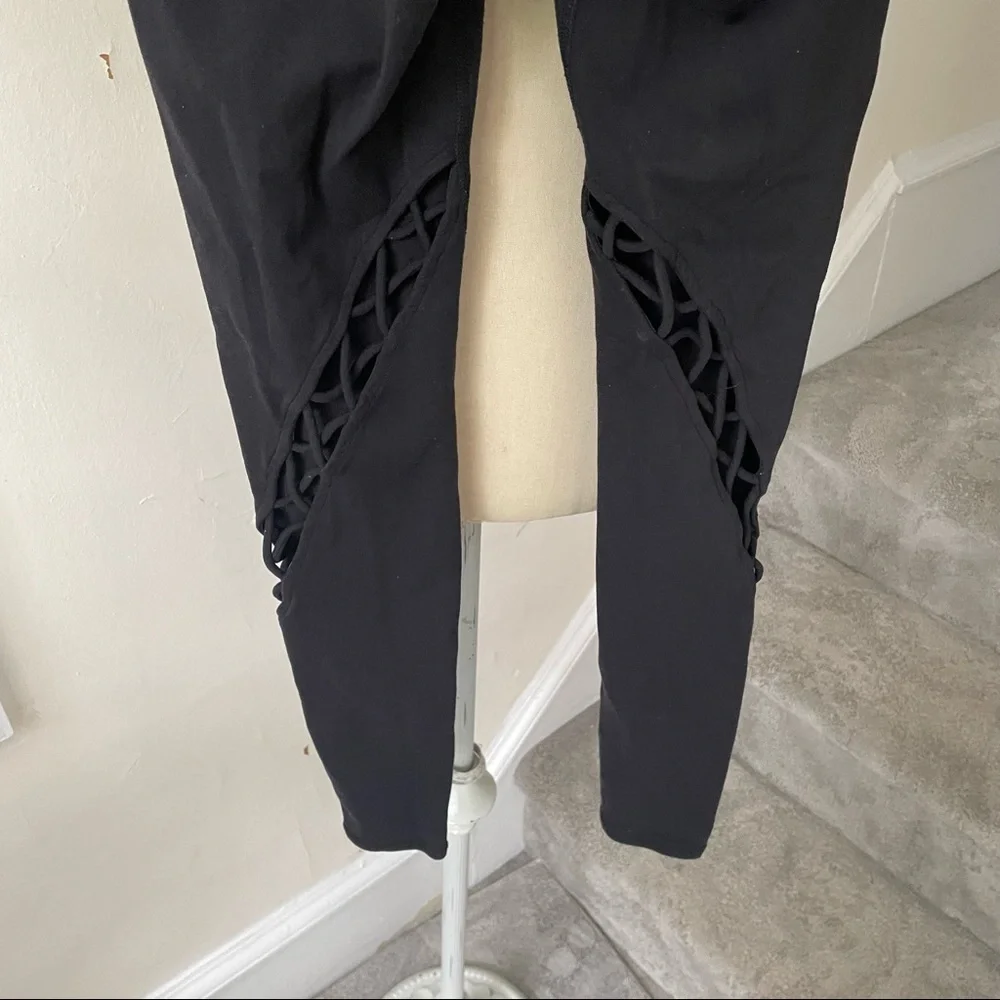 Alo YOGA Entwine Black Braided Open Laced Mid Rise Athletic Leggings EUC Size XS